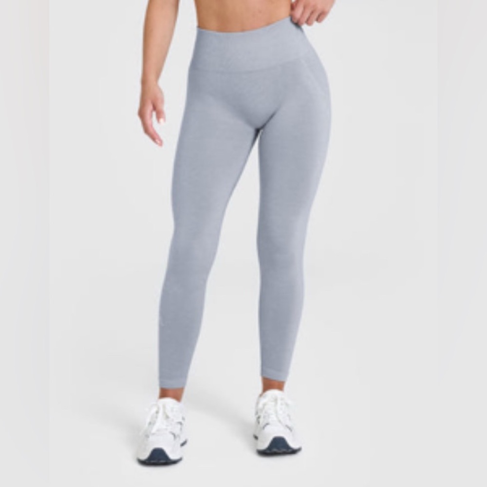 NEW Oner Active Effortless Seamless Leggings
Color: Metal grey